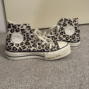 Platform, cheetah, print, converse